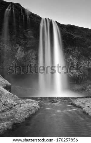 Seljalandsfoss, the waterfall which you can walk behind.