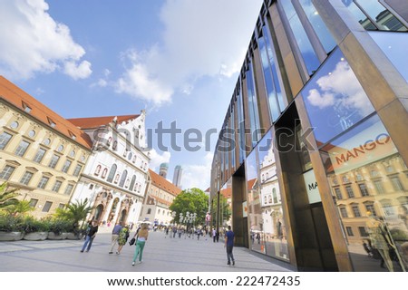 MUNICH,GERMANY-CIRCA SEPTEMBER 2014: At the pedestrian area on the way to Marienplatz