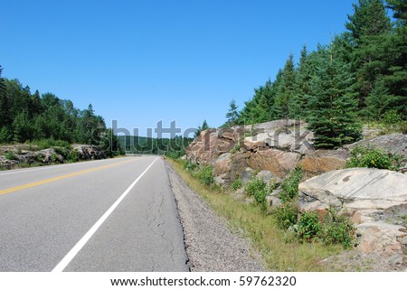 Photo of road in Algonquin Provincial Park, Ontario, Canada