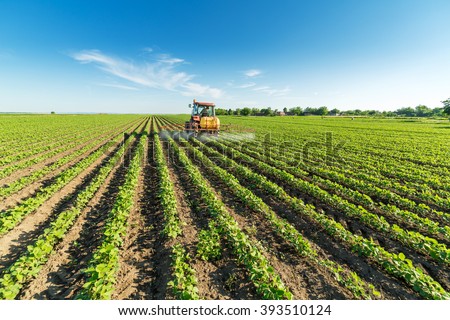 Spraying soybean crops