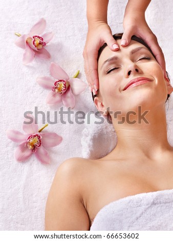 Lifestyle - Pagina 3 Stock-photo-beautiful-young-woman-having-massage-66653602