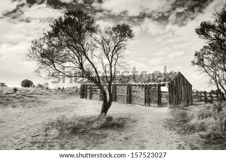rustic cabin Lake Mungo South Australia