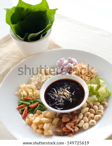 Miang Kham (food wrapped in leaves)