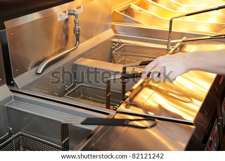 Deep fryer with oil