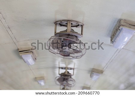 tropical wooden colonial style ceiling fan