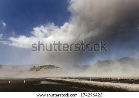 Eyjafjallajokull volcano eruption in Iceland in April 2010/Eruption and ash