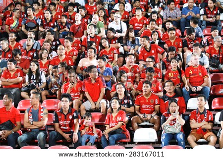 NONTHABURI,THAILAND-MARCH 7 : The fan club of MTUTD between the game SCG Mungthong United and Port F.C. at SCG Mungthong Stadium on March 3, 2015 in,Thailand.