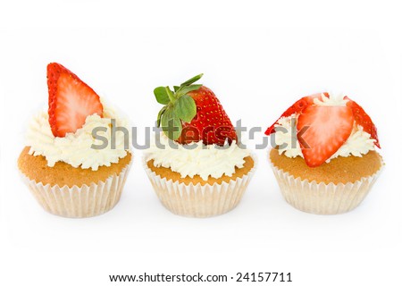 اروع تشكيلة لمحبي الكاب كيك Stock-photo-strawberry-cupcakes-24157711