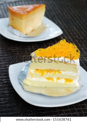 close up foy thong cream cake, fusion food
