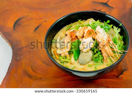 Tom Yum Goong - Thai hot and spicy soup with giant fresh water prawn - Thai food international