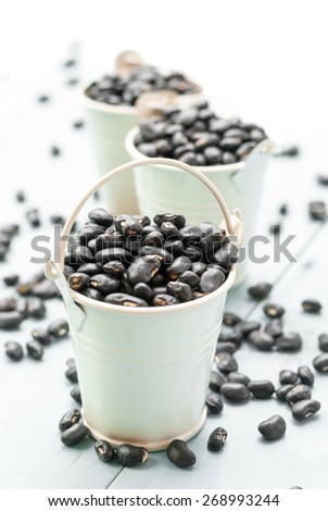 Vigna mungo, known as Urad Dal, black gram, black lentil, white lentil, black matpe bean, is a bean grown in the Indian subcontinent.