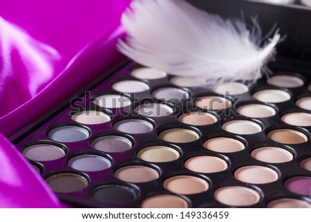 Absolutely woman\'s must-have an eye shadows - color make-up palette