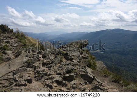 Open view from the edge of the mountain precipice