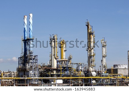 Industrial installations in an oil refinery