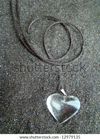 Quartz heart necklace describing a circles dance
