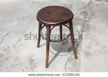 circle wood chair