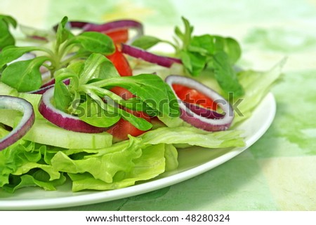 salad with common corn salad