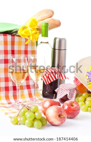 picnic food and wine