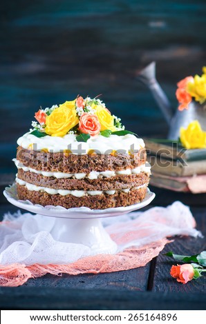 Carrot cake with cream cheese frosting and mango
