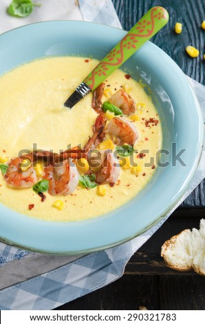 Creamy corn soup with srimps, sweet corn and chili