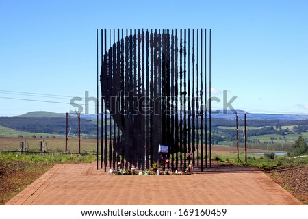 HOWICK KWAZULU-NATA L SOUTH AFRICA December 30 2013 Metal sculpture of Nelson Mandela at the site where he was arrested in 1962 by the apartheid government HOWICK KWAZULU-NATA L SOUTH AFRICA December 30 2013 Metal sculpture of Nelson Mandela at the site where he was arrested in 1962 by the apartheid government