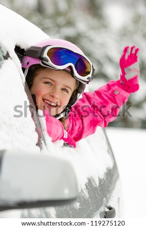 Winter, ski  - happy child on the road for ski holidays