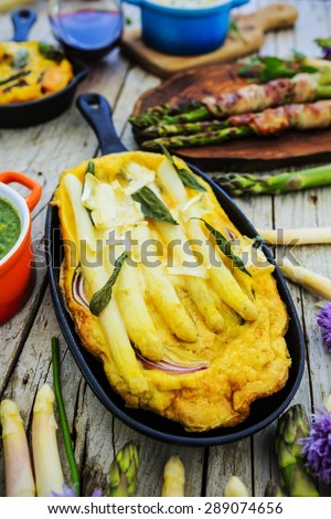 Asparagus - the delights of white and green asparagus, a variety of dishes