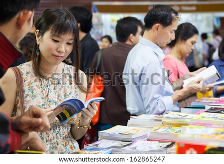 Bangkok, Thailand - October 18, 2013 : Unidentified visitors   in book fair  on October 18, 2013 in Bangkok, Thailand
