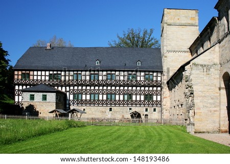 Benedictine monastery - Paulinzella Monastery with Hunting Lodge - pic 2, District of Saalfeld-Rudolstadt. Hunting lodge of the House of Schwarzburg from the 17th century in the Renaissance style.