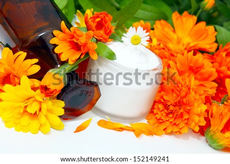 Natural Cosmetics from marigold