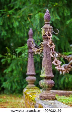 Metal pillars and chains