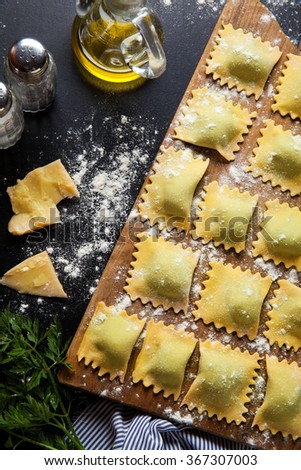 ravioli with spinach and ricotta