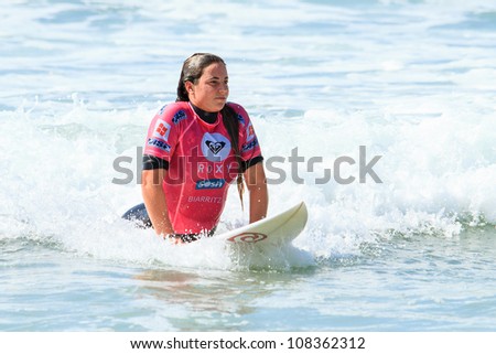 BIARRITZ, FRANCE - JULY 14: WINNER defeats LOOSER at the women\'s pro championship Roxy Pro July 14, 2012 in Biarritz, France.