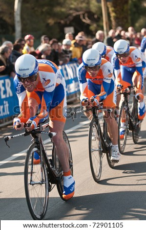 MARINA DI CARRARA, CARRARA , ITALY - MARCH 09:  Rabobank Cycling Team during the 1st Time Trial stage of 2011 Tirreno-Adriatico on March 09, 2011 in Marina di Carrara, Carrara, Italy
