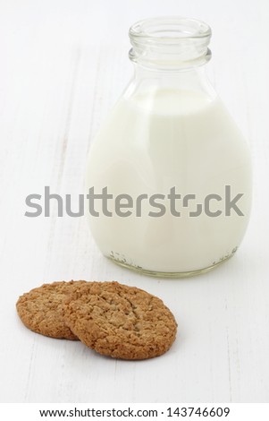 Delicious milk and oatmeal cookies, flavorful dessert that everyone will enjoy and love.