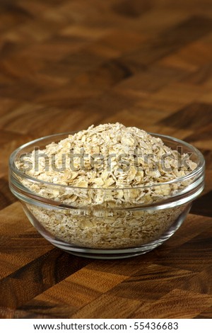 raw and healthy oat flakes a very  important part on your daily nutrition to prevent high colesterol and heart dideases