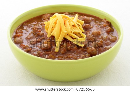 Chili beans made with kidney beans, lean ground beef, Chili powder, tomato paste and other delicious ingredients, this great chili recipe can be seasoned to taste to create a mildly flavored dish.