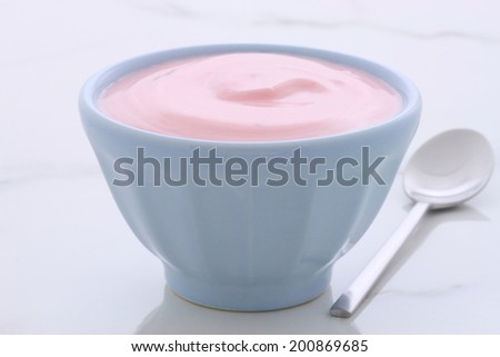 Delicious slow churned Greek strawberry yogurt, with lots of fruit and protein. Perfect for your weight loss program.