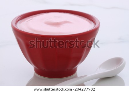 Artisan slow churned Greek strawberry yogurt, with lots of fruit and protein. Perfect for your weight loss program.
