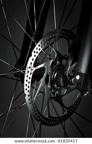 Mountain bike front wheel with mechanical disc brake