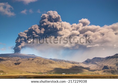 Eyjafjallajokull volcano eruption, Iceland/ Eyjafjallajokull volcano eruption, Iceland