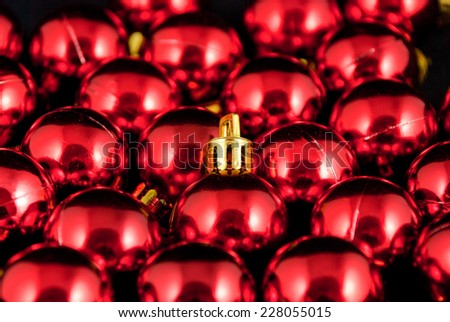 picture of a pile of red christmas balls