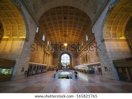 TORONTO - NOVEMBER 26: wide angle view of Toronto\'s Union Station main hall, on November 26, 2012. This building is one of the finest examples of Beaux Arts railway station design in Canada.