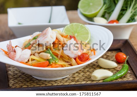 green papaya salad thai food, Thai cuisine (traditional and modern thai food)