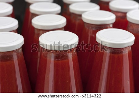 Canned tomato sauce bottle