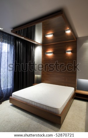 bedroom with mirror on the ceiling
