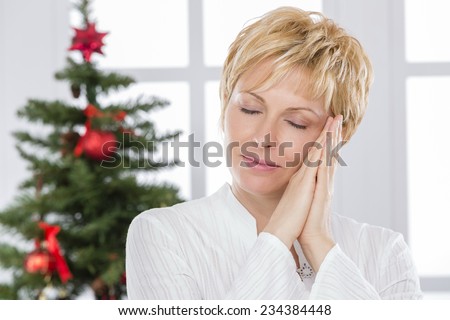 Forty year old lady make a christmas wishes christmas wishes