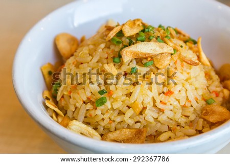 Close up Golden Garlic Fried Rice in bowl.