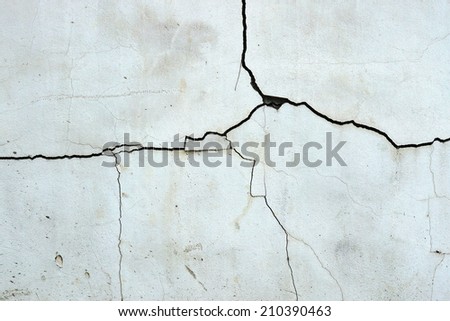 crack concrete wall due to poor construction