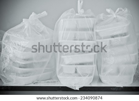 foam and plastic food containe